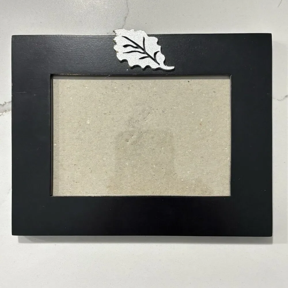 Picture Frame Black for Tabletop 3.5 x 5 inch Vertical or Horizontal Leaf Accent